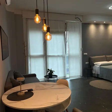 Excelsior Garden Living מלון